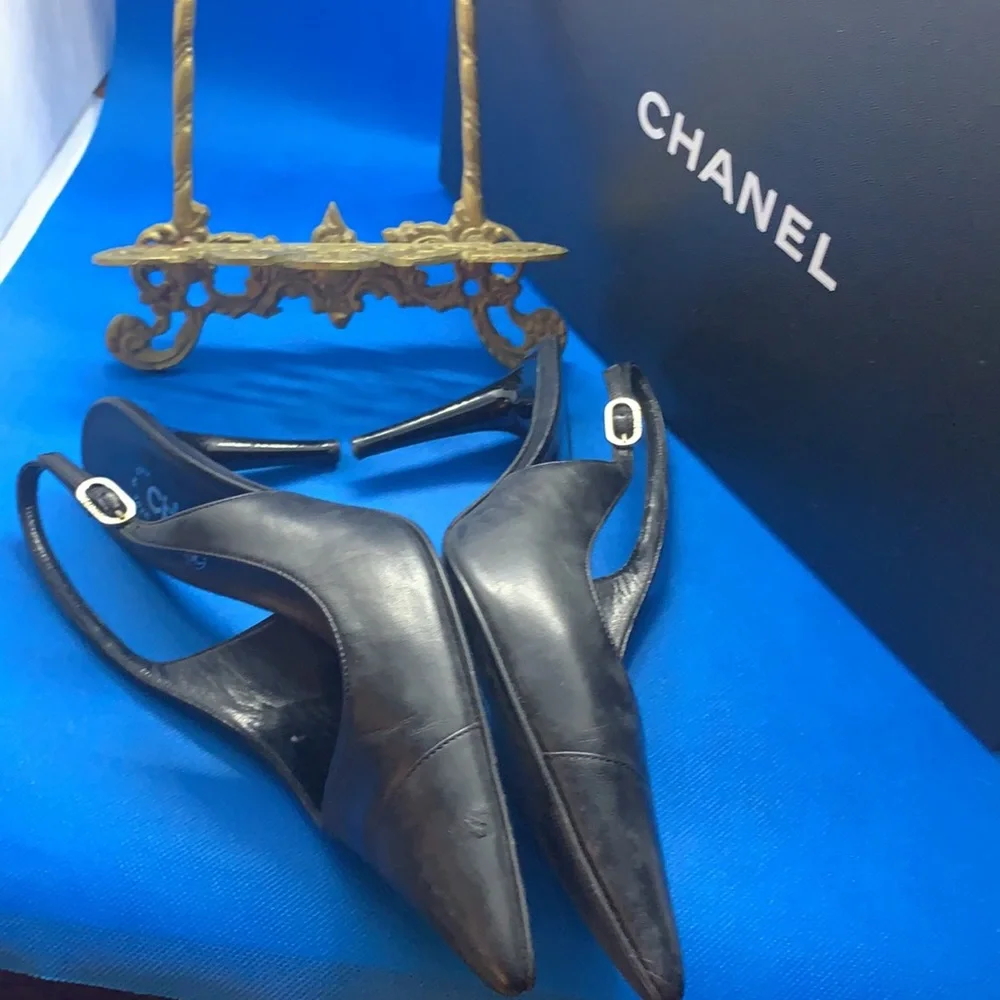CHANEL leather signature
